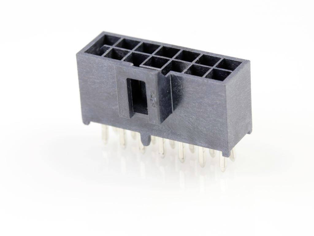 Črni plastični priključek z več kovinskimi stiki, namenjen električni povezavi v elektronskih napravah.