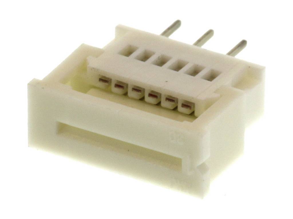 Konektor: bel plastičen vtič s šestimi kontakti in pravokotnim ohišjem. Primeren za elektronske povezave.