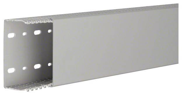 Kovinski kanal pravokotnega prereza z luknjicami na strani, ki omogočajo ojačitev in pritrditev.
