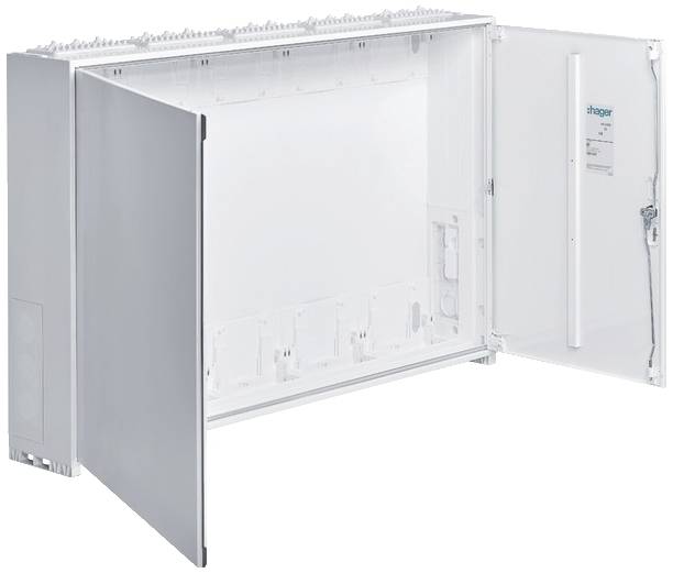 Odprt bel električni razdelilnik z več predali in vrati. Primeren za organizacijo in zaščito električne napeljave.