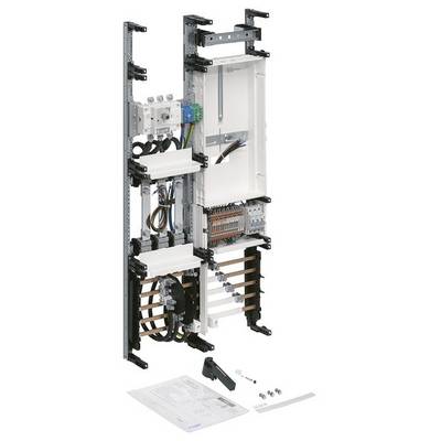 Modularna električna omara z več nivoji, vgrajenimi priključki in montažnim materialom spodaj. Primerna za električne instalacije.