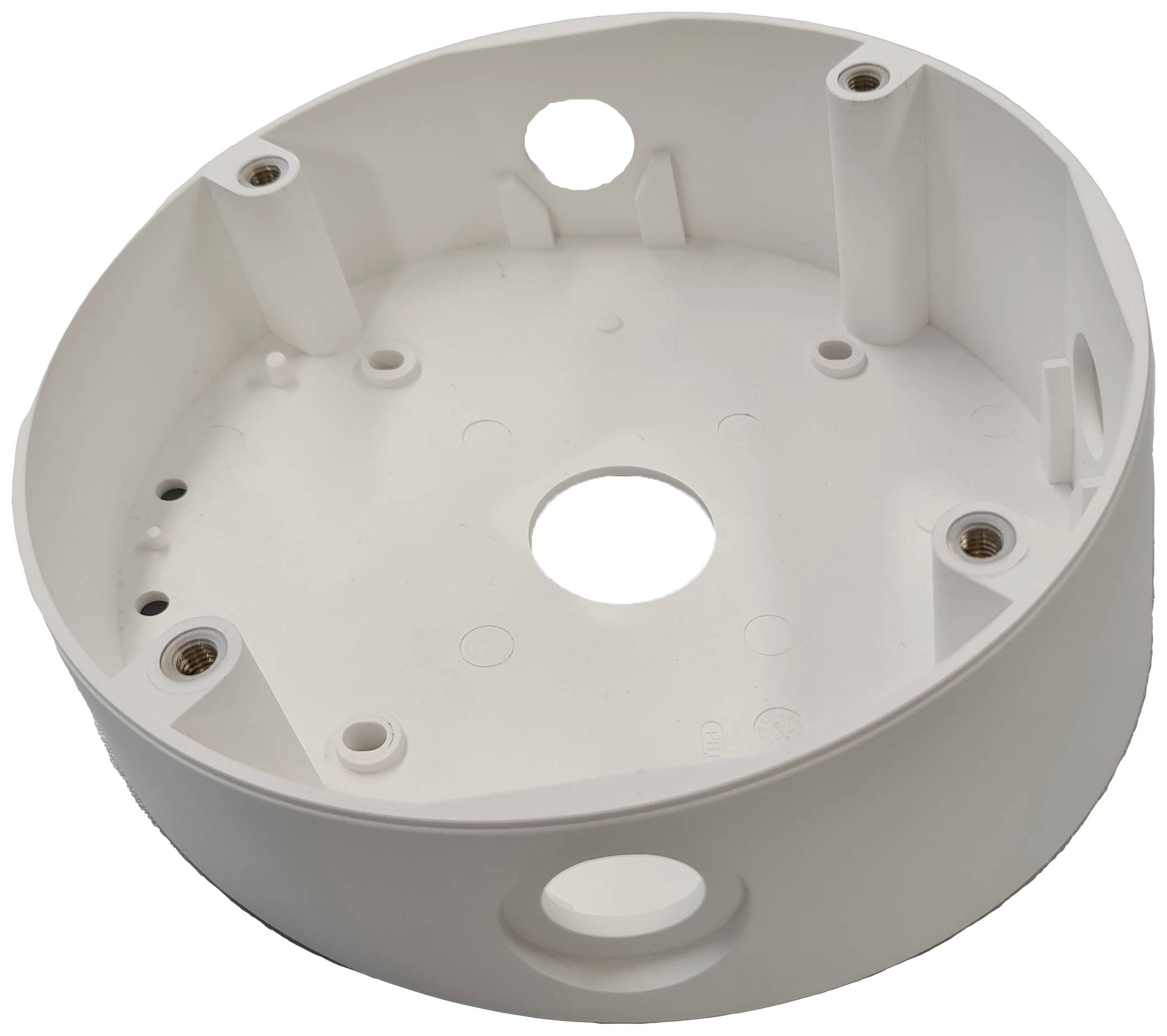 Bela, okrogla plastična pritrditev z več luknjami za vijake in kablovodi, primerna za pritrjevanje.