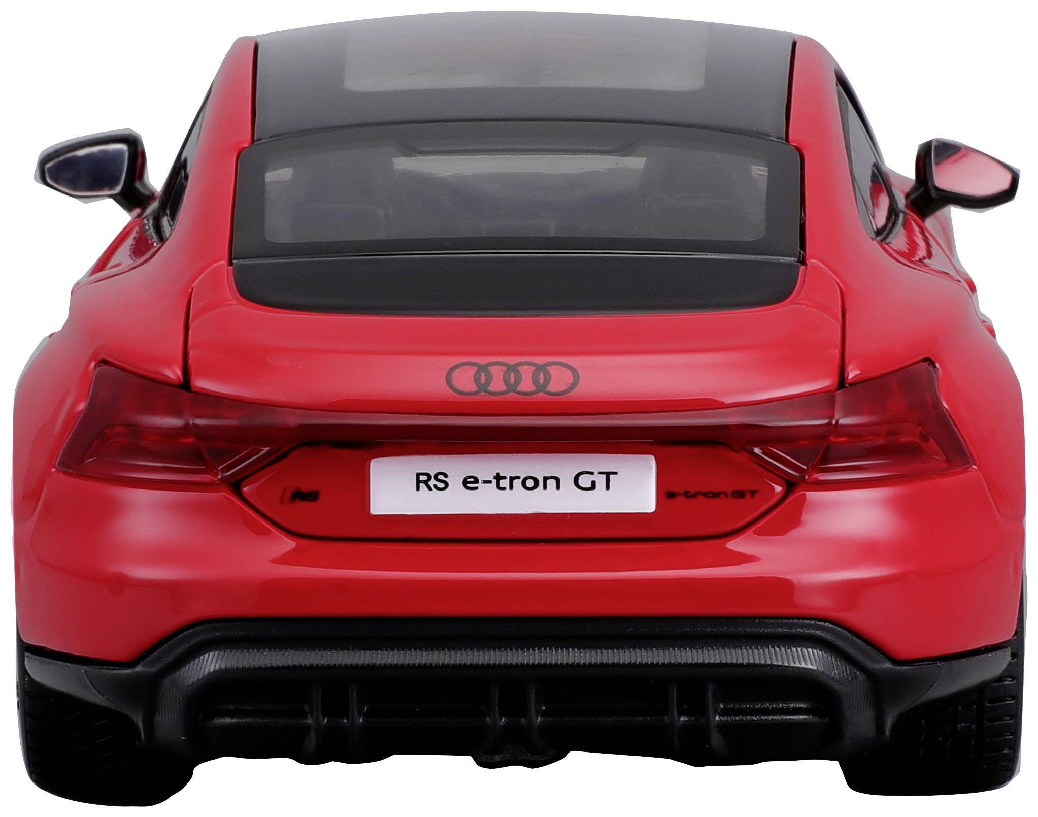 Rdeči Audi RS e-tron GT od zadaj, fokus na logotip in registrsko tablico. Električni avtomobil z aerodinamičnim dizajnom.
