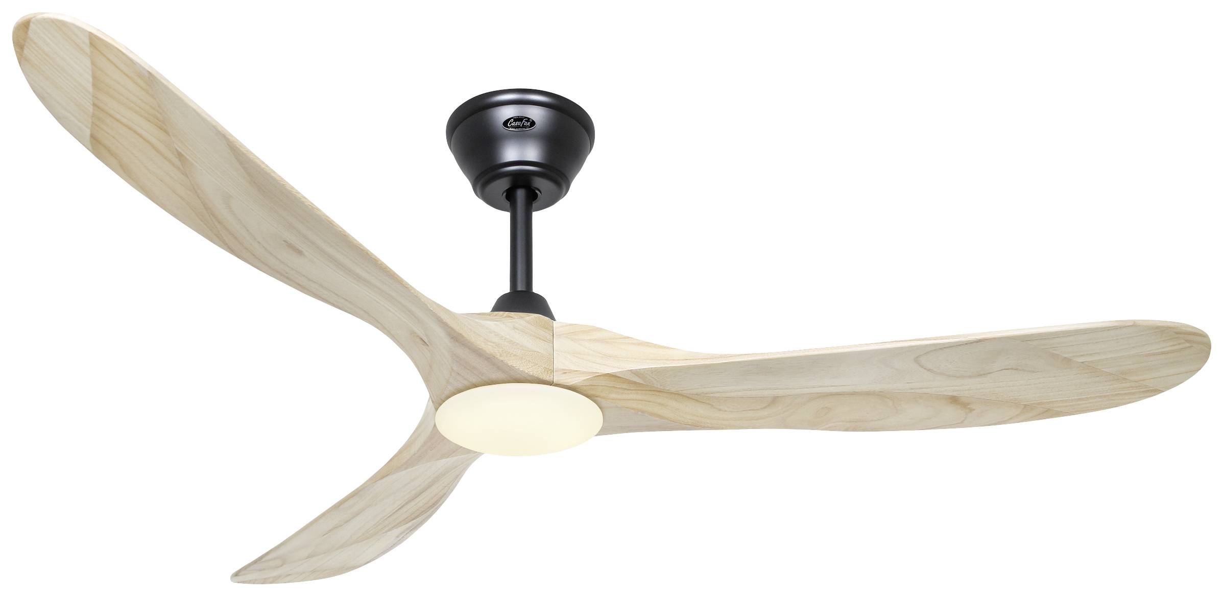 Stropni ventilator s tremi ukrivljenimi lesenimi krili in centralno lučjo, nameščen na črni nosilec.