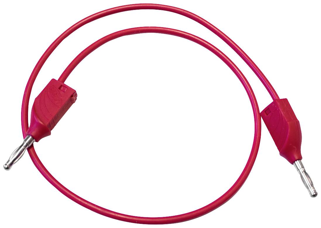 Rdeči povezovalni kabel z dvema identičnima vtičema na koncih, značilen za električne preizkusne aplikacije.