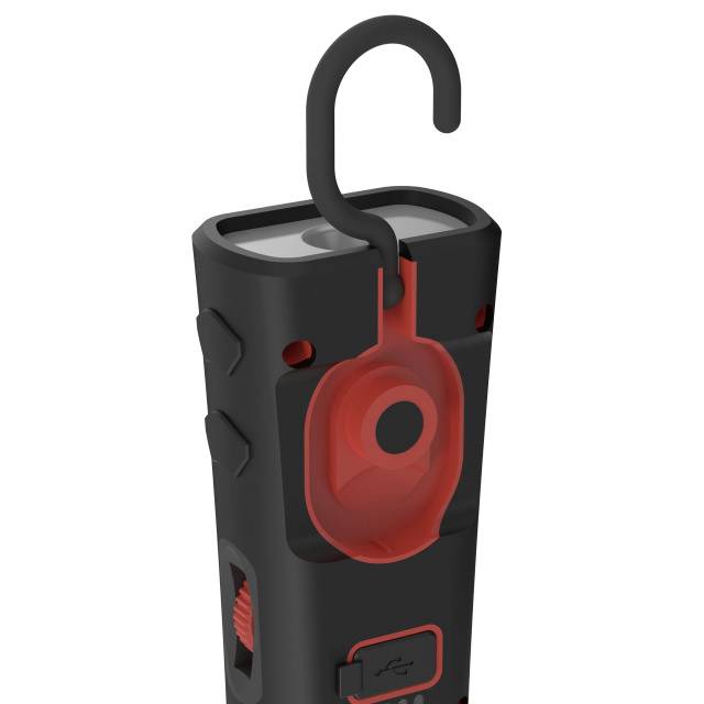 Prenosna črna svetilka z rdečim detajlom in kljuko, primerna za aktivnosti na prostem. Vključuje USB-priključek za polnjenje.
