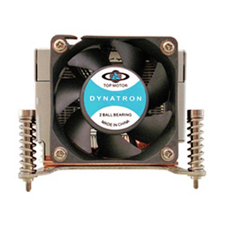 Računalniški ventilator z napisom 'Dynatron, 2 Ball Bearing, Made in China', pritrjen na nosilec.