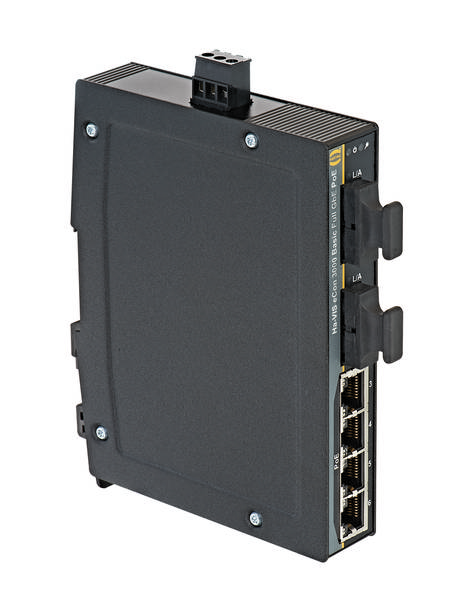 Industrijski prehod z več Ethernet priključki in robustnim ohišjem, primeren za industrijske omrežne aplikacije.
