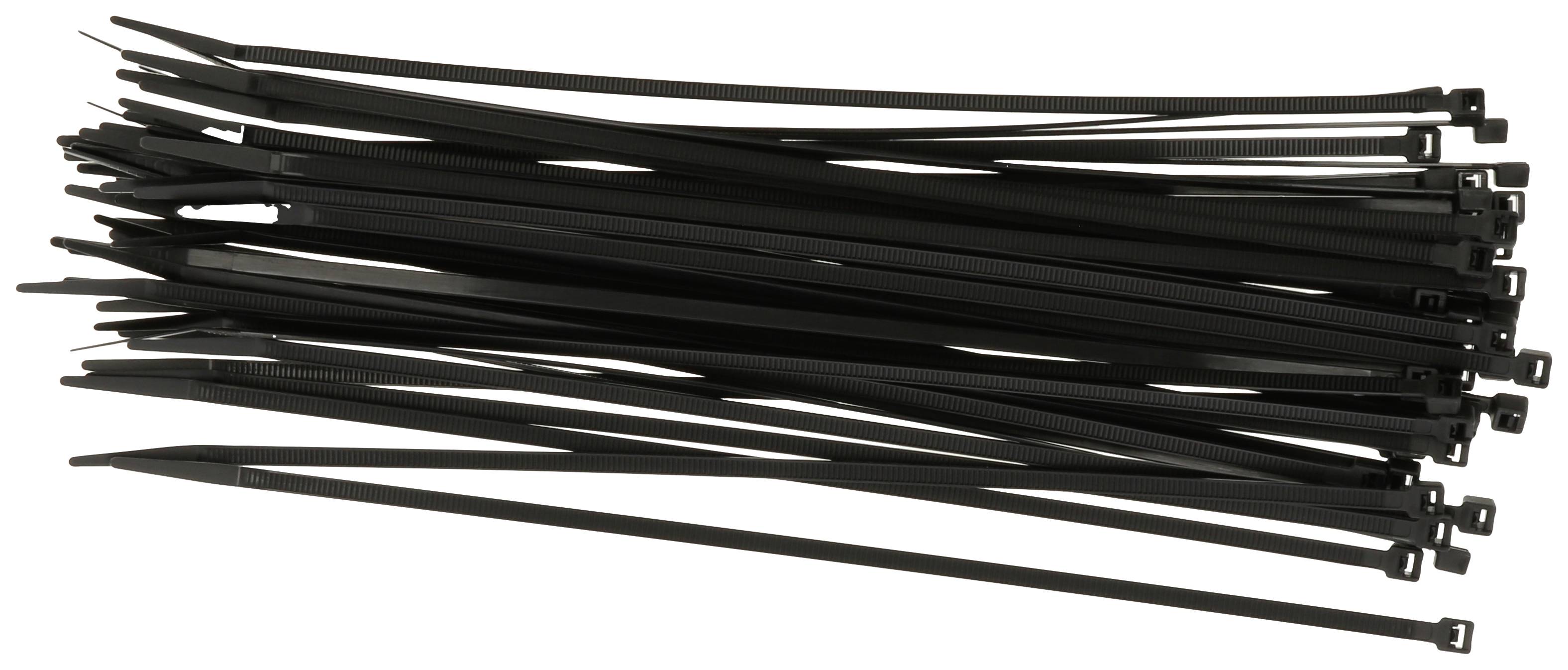 Kup črnih kabelskih vezic leži na beli podlagi. Kabelske vezice so različnih dolžin in širin.
