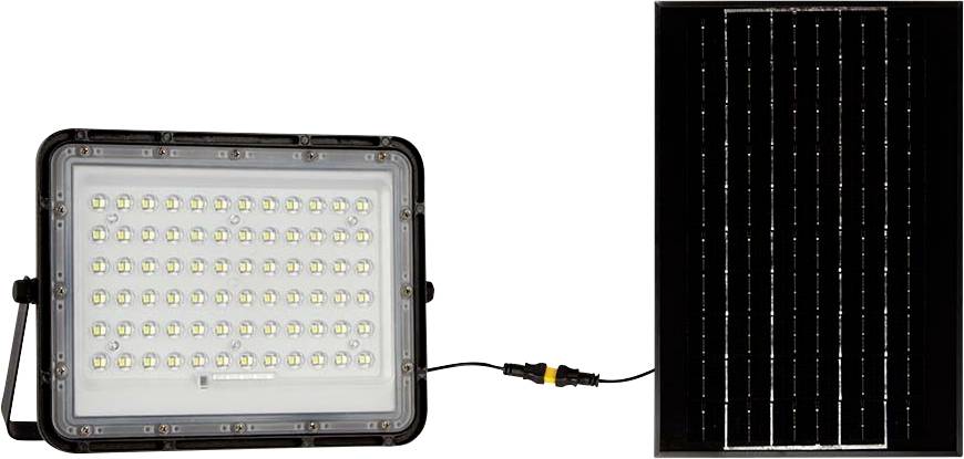 Pravokoten LED reflektor z numerous svetlobnimi diodami je preko kabla povezan s solarnim panelom, ki stoji poleg njega.