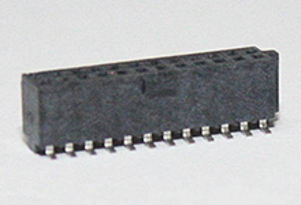 Molex vgradna standardna letev z ženskimi kontrakti Skupno število polov 12 781201207 1 kos Tube