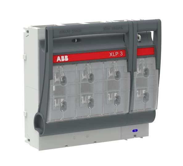 Sivo zaščitno ohišje ABB za električne komponente s prosojnimi pokrovi, označeno z 'XLP 3'.