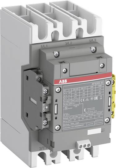 Siv ABB-kontaktor s tehničko nalepnico, primeren za industrijske električne inštalacije. Vsebuje podatke o stikanju in standardih.