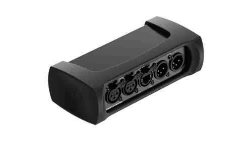 Črn adapter z več XLR-priključki za avdio naprave, primeren za profesionalne avdio povezave in studijsko opremo.