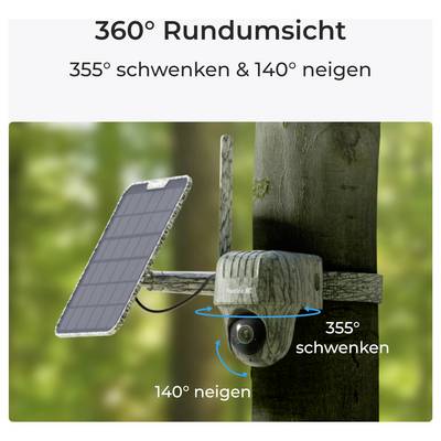 Kamera, nameščena na drevesu s solarnim panelom, ponuja '360° panoramski pogled', vrtenje 355° in nagib 140° v gozdnem okolju.
