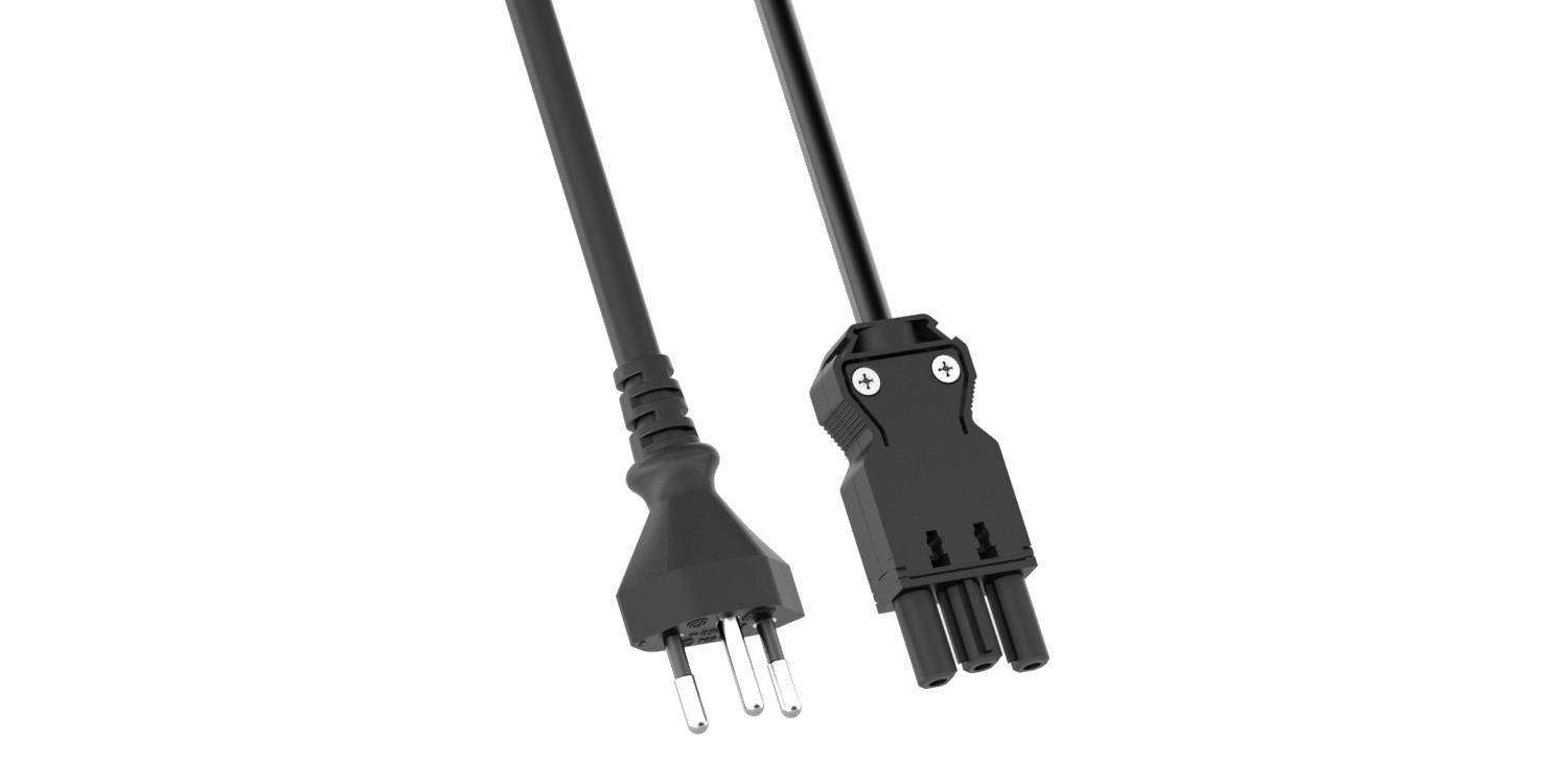 Mrežni kabel z mrežnim vtičem na levi strani in kotnim vtičem naprave (C5) na desni strani, črne barve.