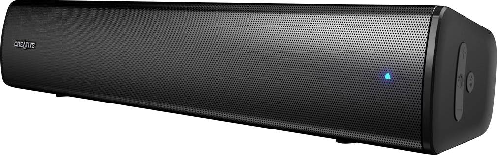 Črna soundbar z modro LED-prikazovalnikom, posneta pod kotom s strani.