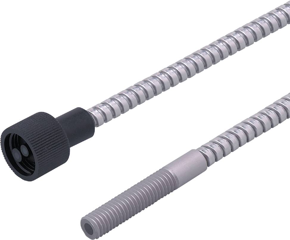 Dve kovinski navojni palici, ena s črno kapo, druga brez kape, na beli podlagi.