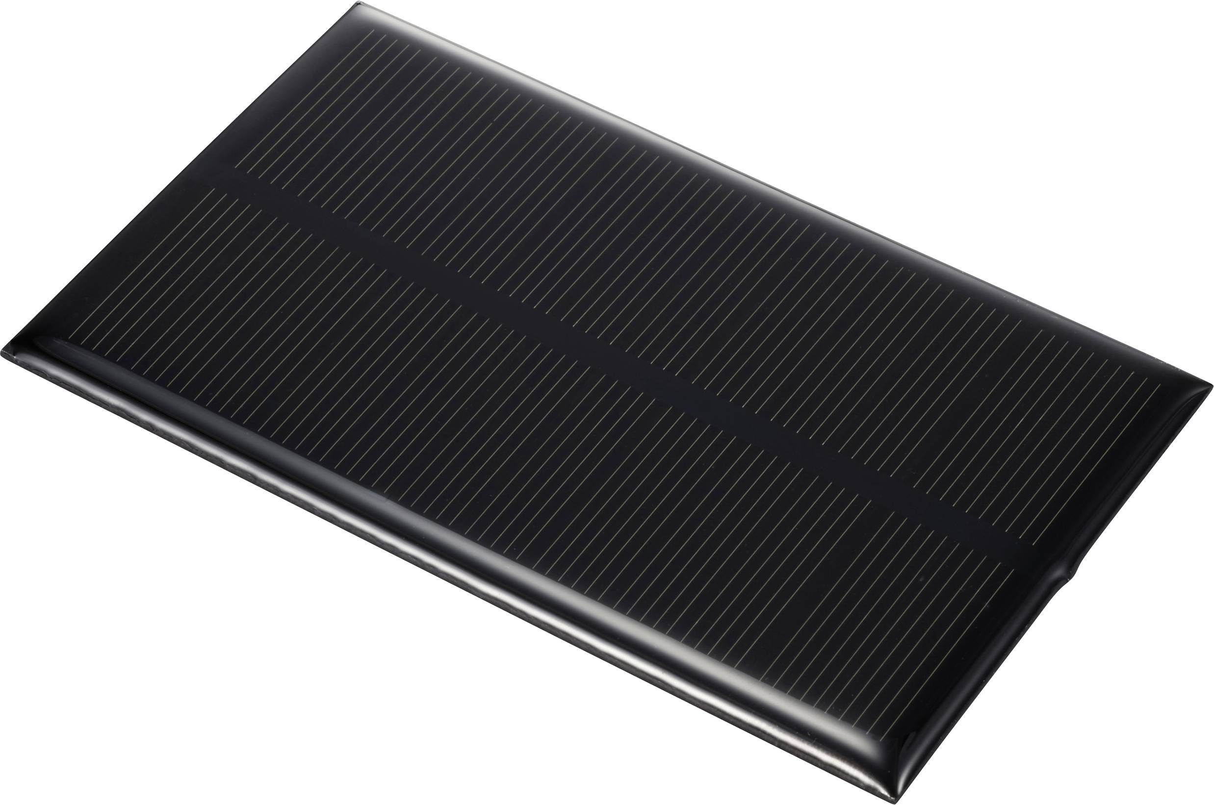 Eno črno solarno ploščo z множico vzporednih linij na površini, postavljeno pred belo ozadje.