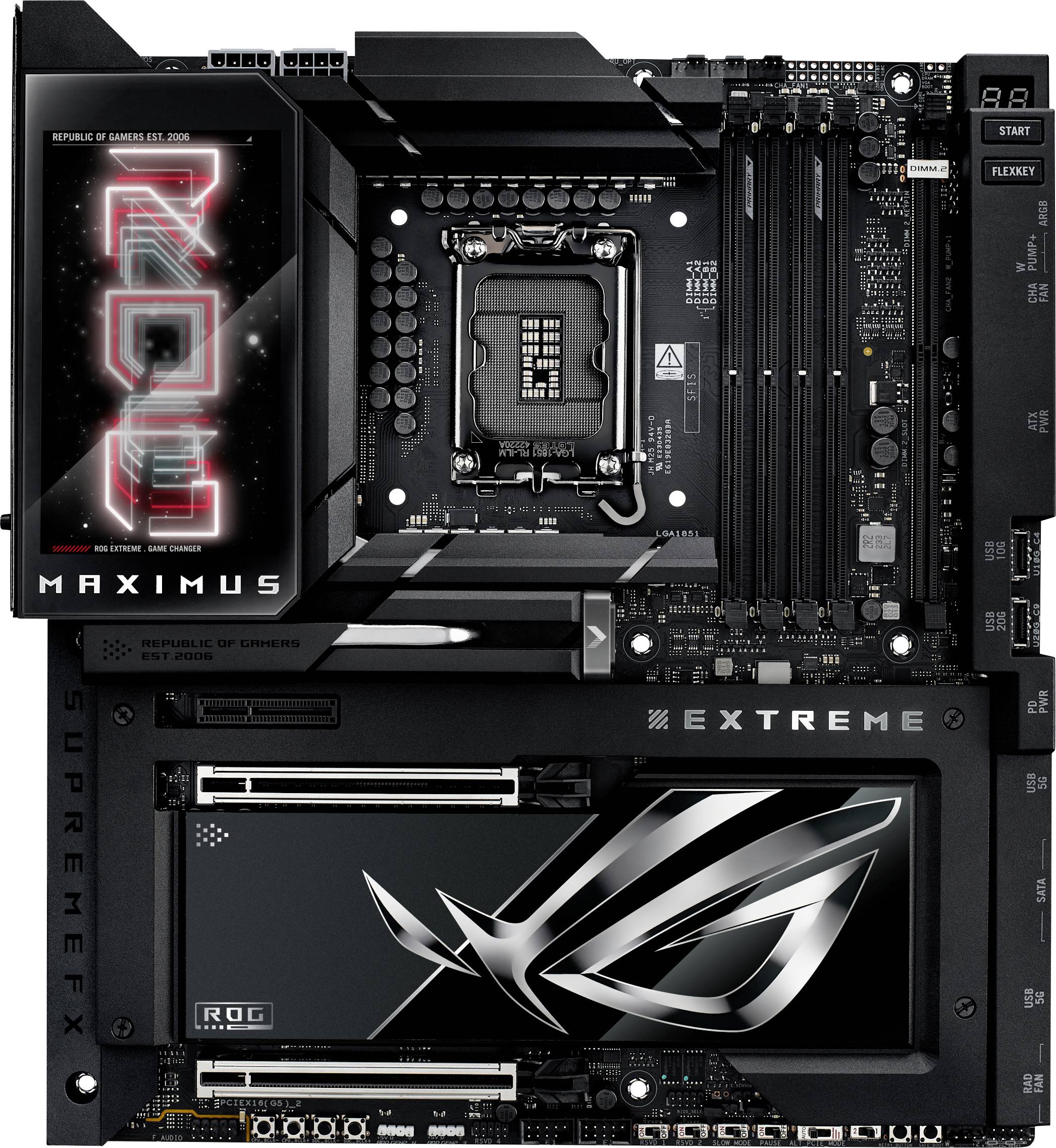 Gaming-matična plošča z ROG Maximus oznako, prikazuje CPU vtičnico, reže za RAM in črne, futuristične oblikovne elemente.