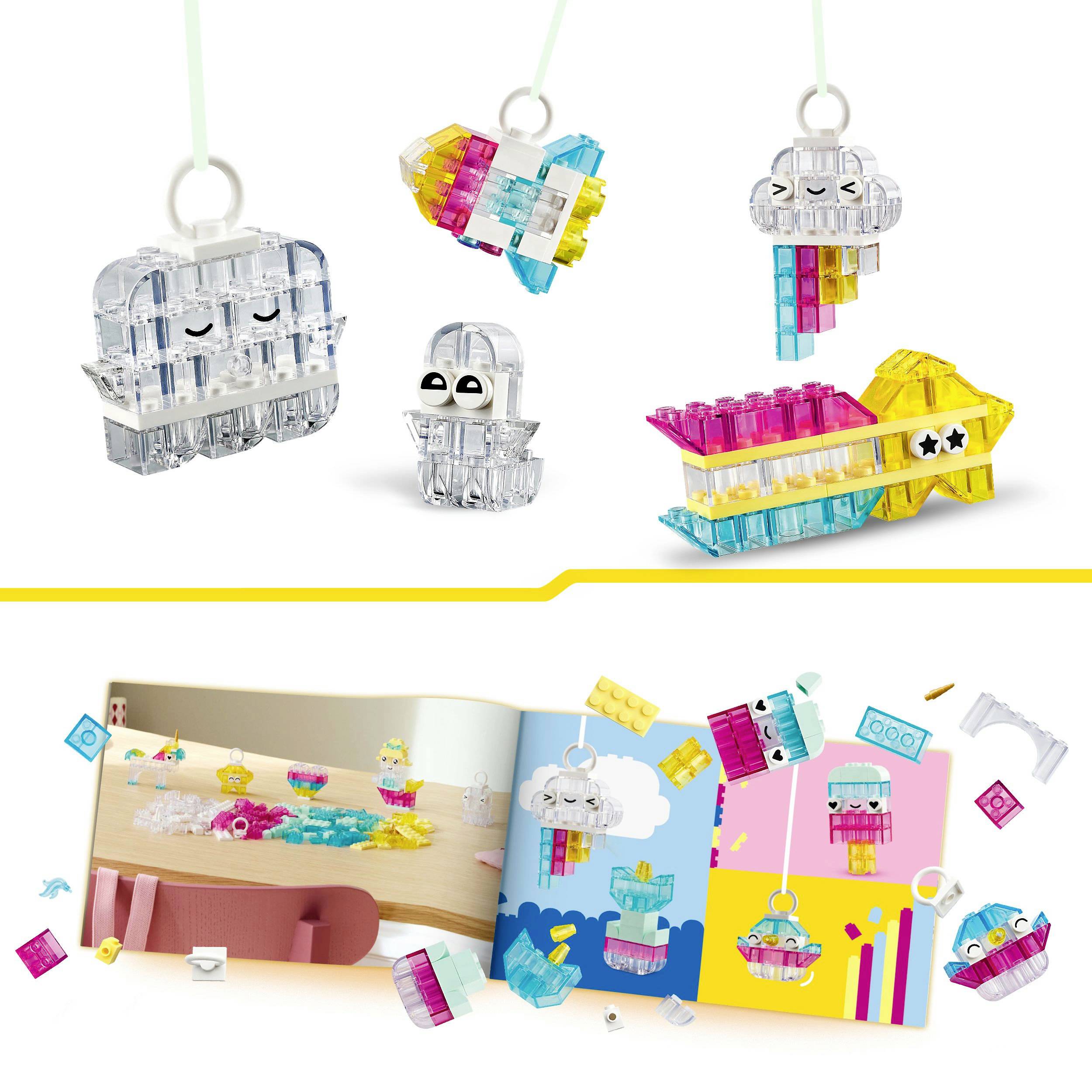 Različni pisani kompleti Lego igrač, vključno z mavrico, oblaki in Lego knjigo, ki prikazuje navodila za gradnjo in dokončane modele.
