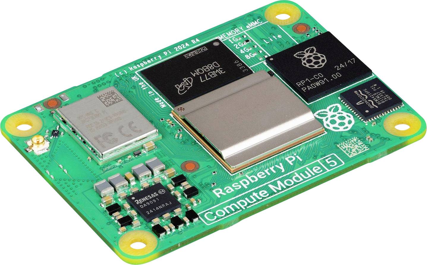 Raspberry Pi Compute Module 5 z različnimi čipi in priključki na zeleni plošči, primeren za vgrajene aplikacije.