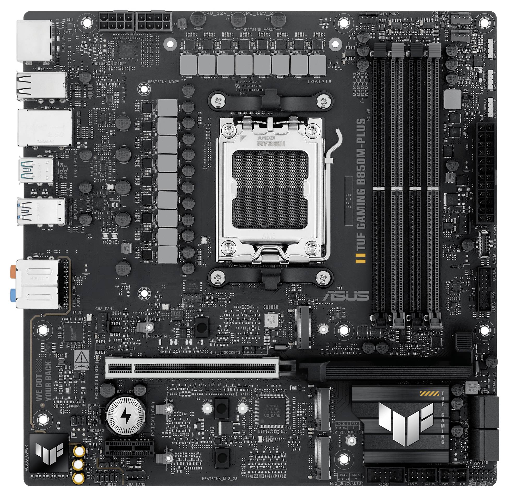 Črna računalniška matična plošča ASUS TUF Gaming B550M z večimi priključki in režami za RAM in CPU, na belem ozadju.