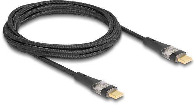 Črni prepleteni HDMI-kabel z pozlačenimi priključki, ki se uporablja za prenos visokokakovostne avdio in video slike.