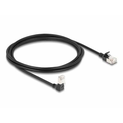 Dolg, črn Ethernet kabel z RJ45 priključkoma na obeh koncih, primeren za omrežne namestitve.
