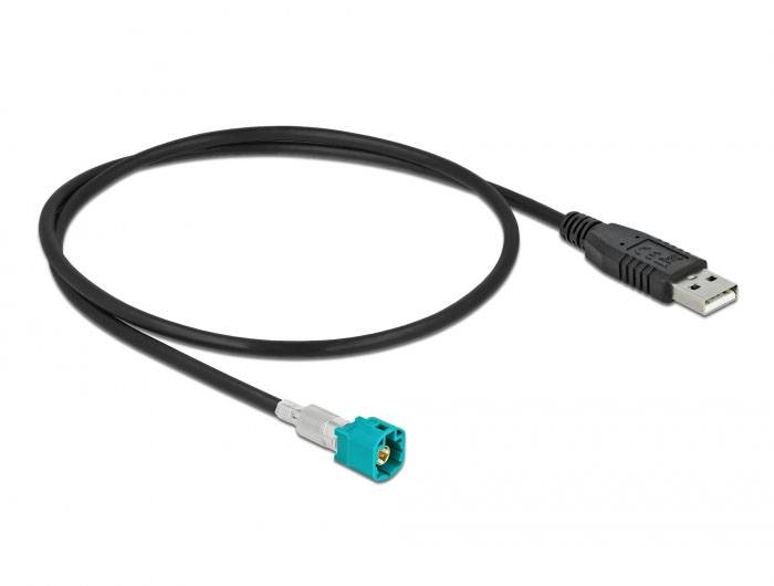 USB kabel z USB vtičem na enem koncu in modro-zelenim vtičem na drugem koncu, primeren za posebne priključke.