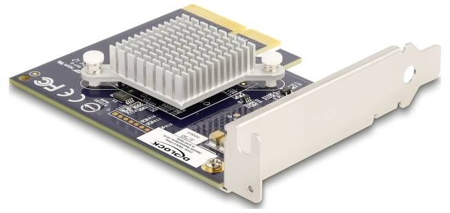 Razširitvena kartica za PC z majhnim hladilnikom in zlatimi kontakti za priklop na matično ploščo.