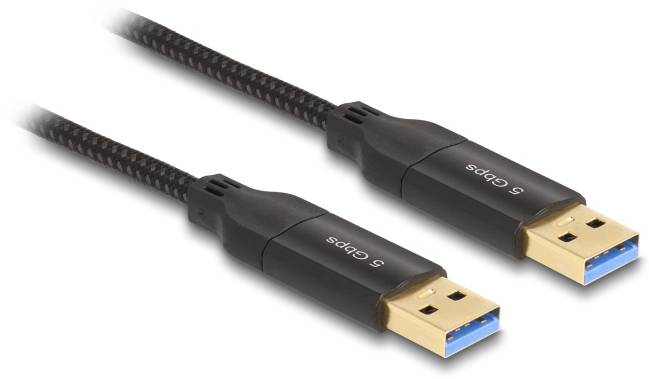 Dva črna USB 3.0 kabla z zlatimi priključki, označena z '5 Gbps', ki omogočata hitro prenos podatkov.
