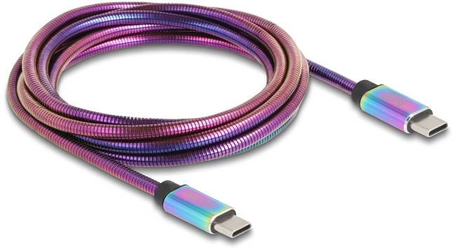 Bleščeč USB-C kabel s kovinskim sijajem v vijolični in modri barvi, zavit v spiralo.