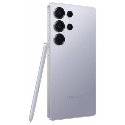 Pametni telefon od zadaj s štirimi kamernimi objektivi in svinčnikom zraven. Naprava je srebrne barve z napisom 'Samsung'.