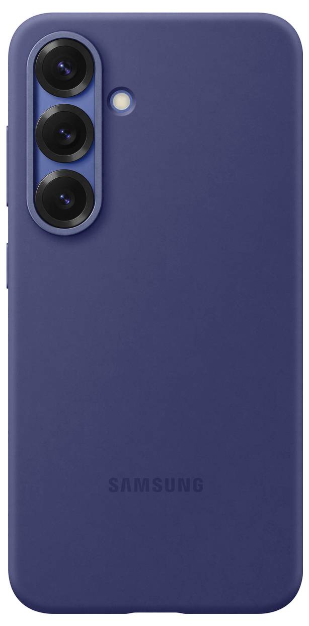 Pametni telefon z modrim ovitkom in tremi navpično poravnanimi kamernimi objektivi na zadnji strani.