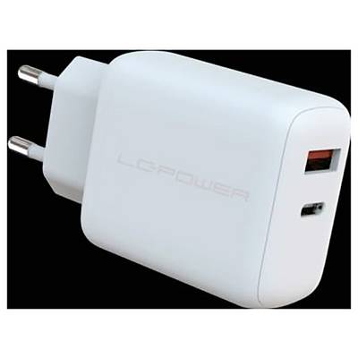 Belo stensko polnilec z dvema USB priključkoma. Na strani napis 'LCPOWER'. Prepoznaven evropski vtič.
