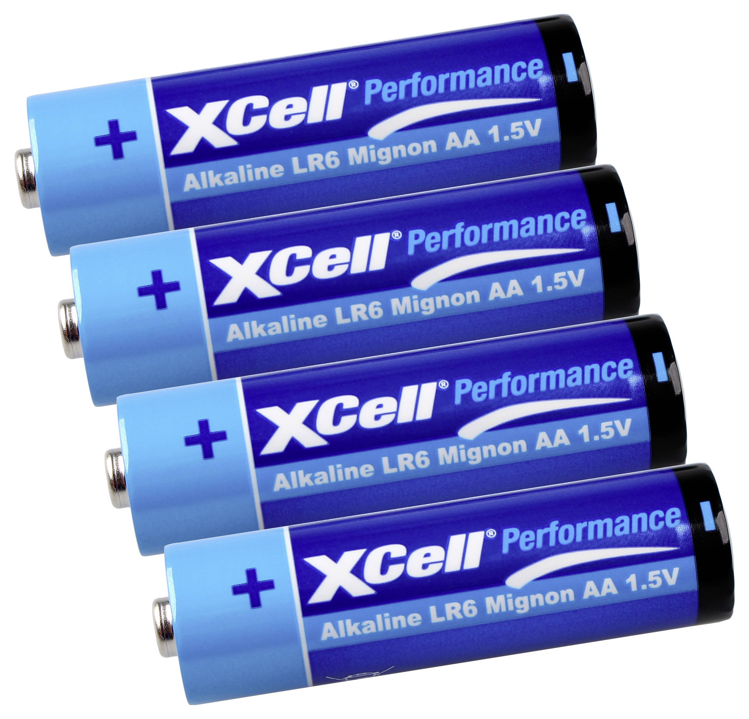 Štiri modre alkalne baterije znamke 'XCell Performance', oznake LR6 Mignon AA 1.5V, položene druga ob drugi.