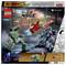 'Lego Marvel 76320 Iron Man stroji v boju, z energetskimi žarki. Vključuje figurice in navodila za sestavljanje. Logotipi Lego in Marvel sta vidna.'