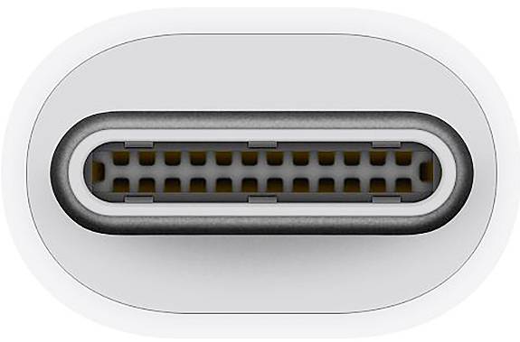 USB-C priključek v bližnjem pogledu, prikazuje ovalen, simetričen vložek z numerous stičnimi točkami v notranjosti.