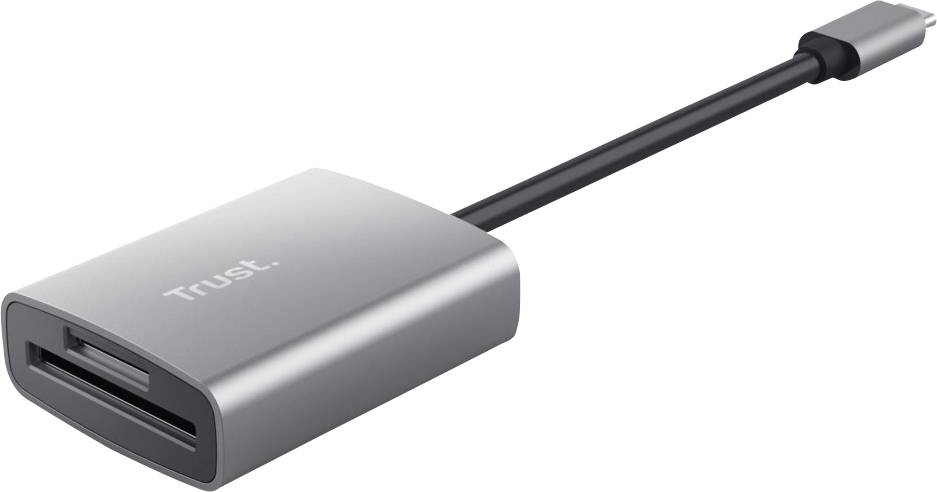 USB-C-adapter z bralcem SD in MicroSD kartic v sivem ohišju; logotip 'Trust' viden. Za prenos podatkov s pomnilniških kartic.