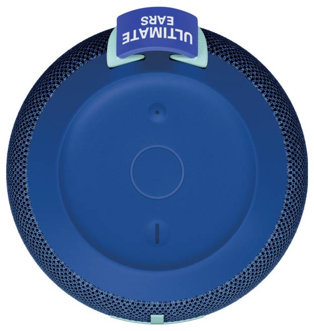Moder, okrogel Bluetooth zvočnik, pogledan od zgoraj. Zvočnik ima nalepko z napisom 'Ultimate Ears'.