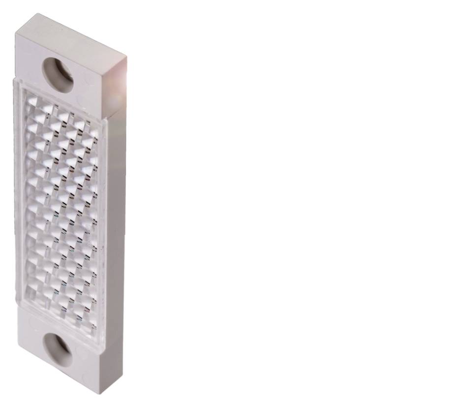 Pravokotni, strukturiran, prozoren plastični del z dvema montagama luknjama, verjetno reflektor ali sestavni del.