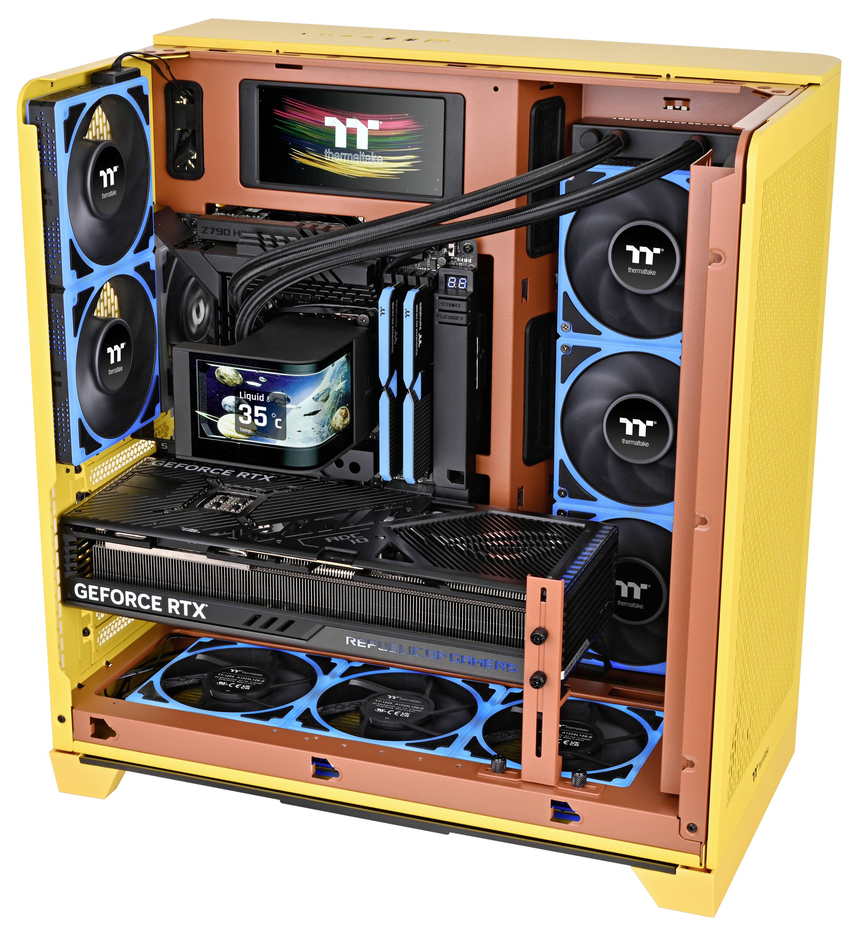 Custom-grajen gaming PC z živahno rumenim ohišjem, vidnimi hladilnimi ventilatorji, sistemom vodnega hlajenja in prominentno grafično kartico 'GEFORCE RTX'.