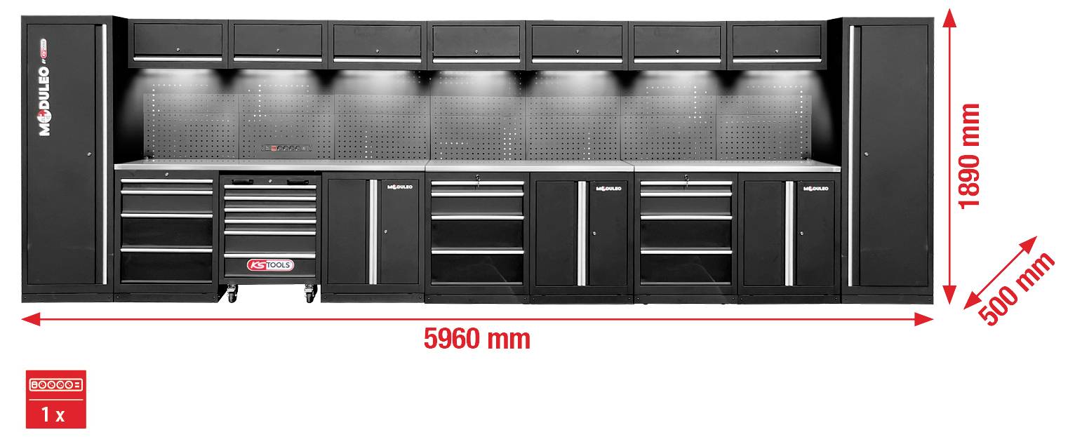 Črn modularen sistem za shranjevanje orodja z več omaricami, predali in nadgrajeno shranjevalno enoto. Dimenzije: 5960 mm širine, 1890 mm višine.