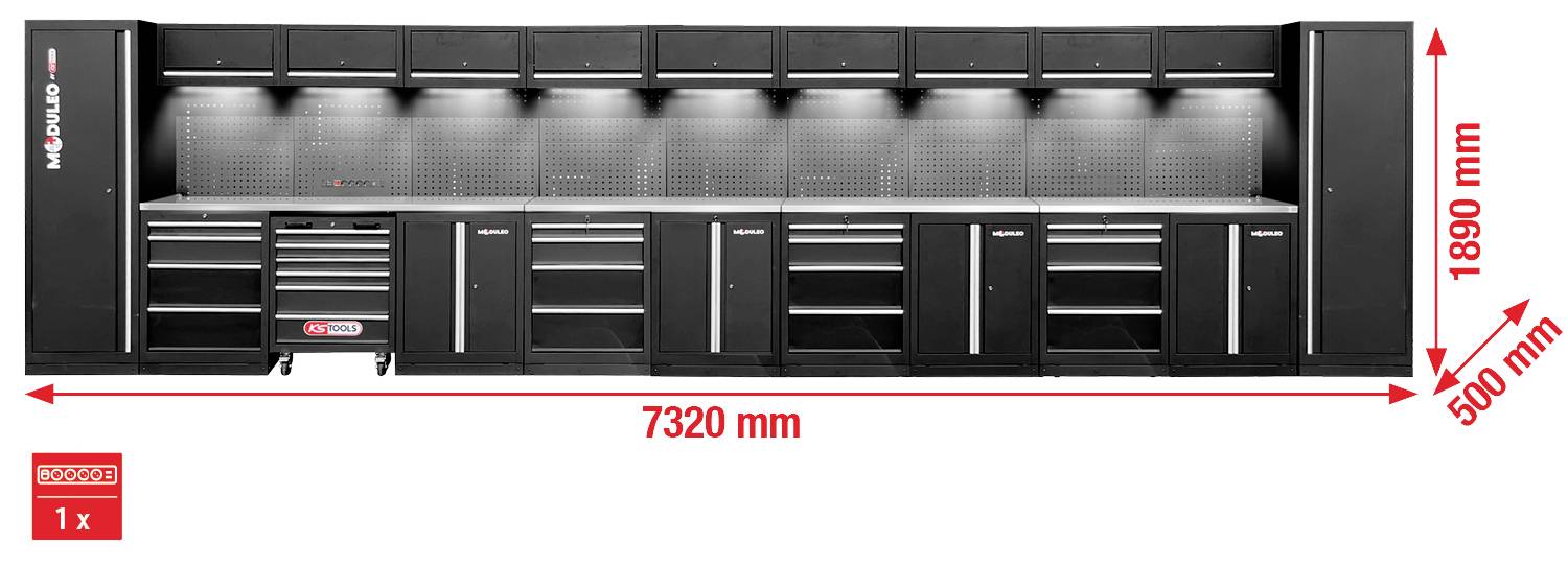 Velik črn modularen garažni sistem z večimi omaricami, predali in delovno površino. Dimenzije: 7320 mm širok, 1890 mm visok, 500 mm globok.