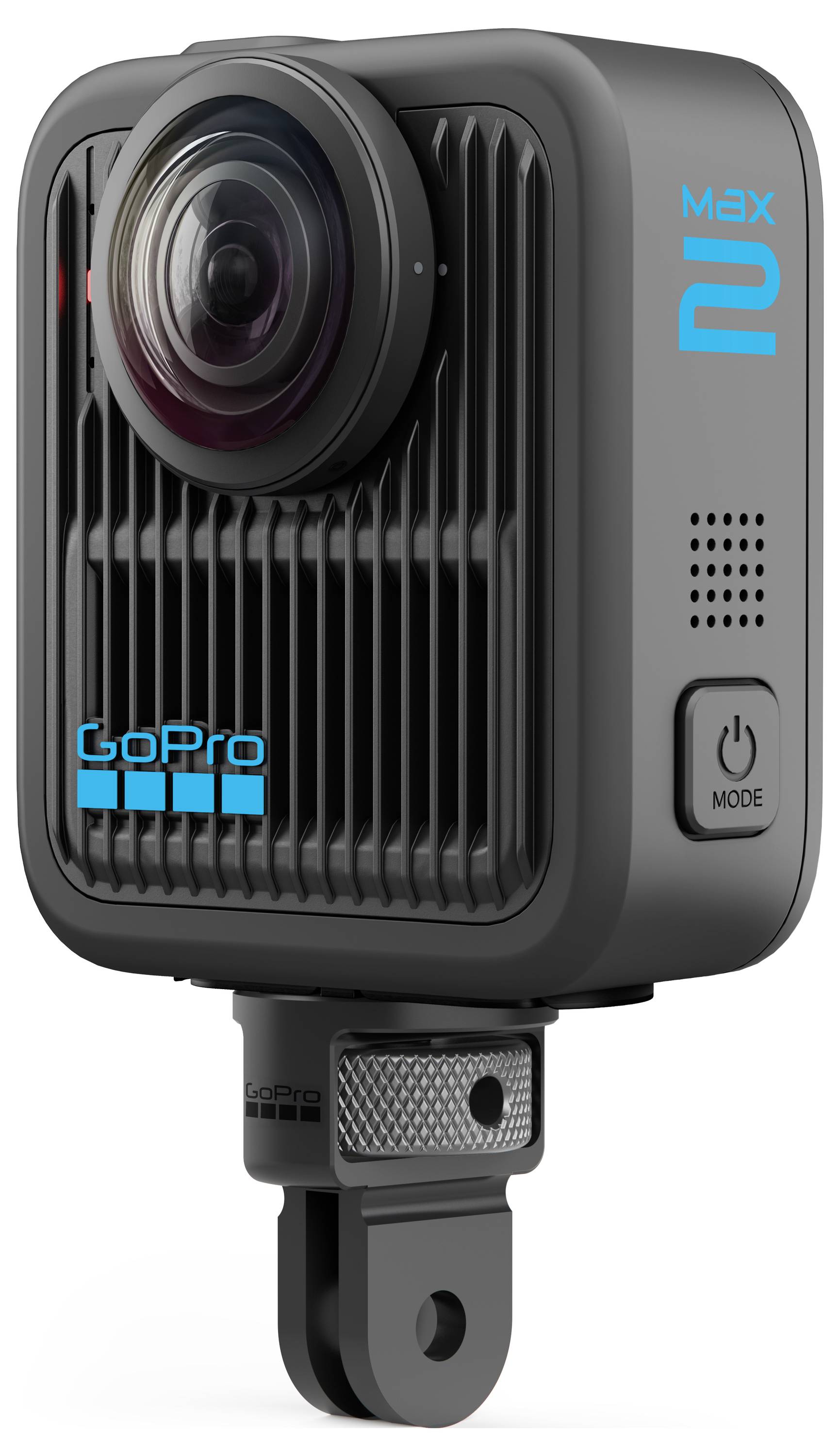 Prikazan je črn fotoaparat GoPro Max s širokim objektivom, modrimi poudarki in kontrolnimi gumbi. Nameščen je na pritrdilni nosilec.