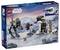 LEGO Star Wars set, ki prikazuje hodalec AT-ST, figurico Mandaloriana in krajino s snegom. Škatla vključuje blagovno znamko in številko sklopa 75322.