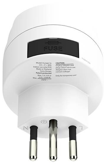 'Bel evropski adapter za vtič, ki prikazuje režo za varovalko in opozorilno besedilo.'