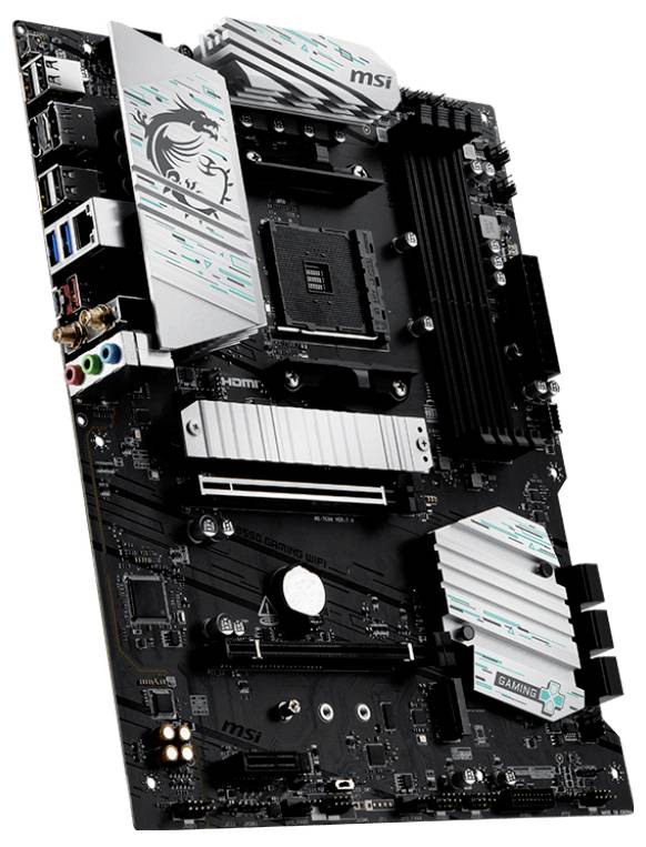Črna matična plošča MSI s srebrnimi radiatorji, ki ima več razširitvenih slotov, USB vrat, priključkov za avdio in RGB poudarkov razporejenih diagonalno.