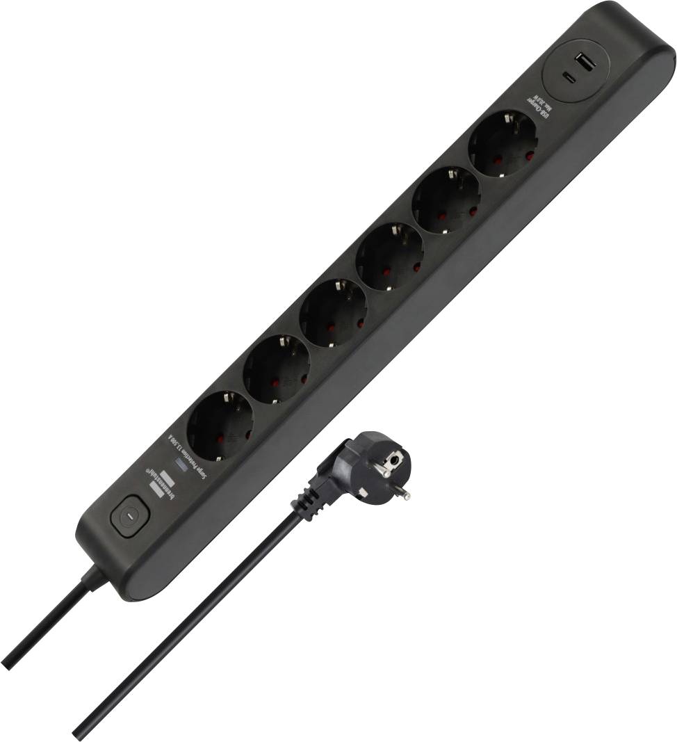 Črna razdelilna enota s šestimi vtičnicami, pritrjenim vtikačem in vrati za polnjenje USB.